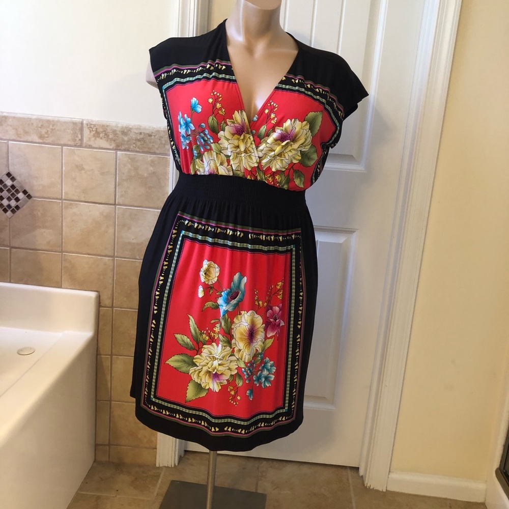 Dress - Picture 7 of 9